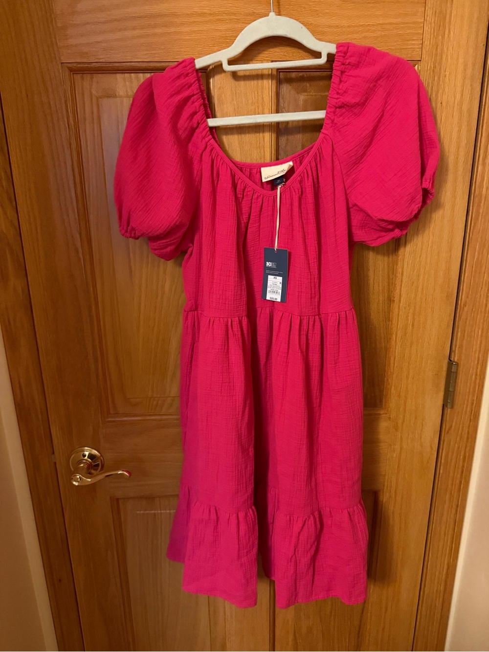 Universal Thread Hot Pink Puff-Sleeve Tiered Casual Dress